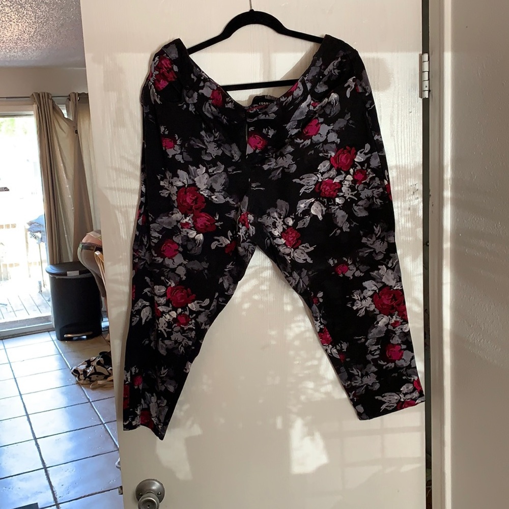 Black Floral Capris